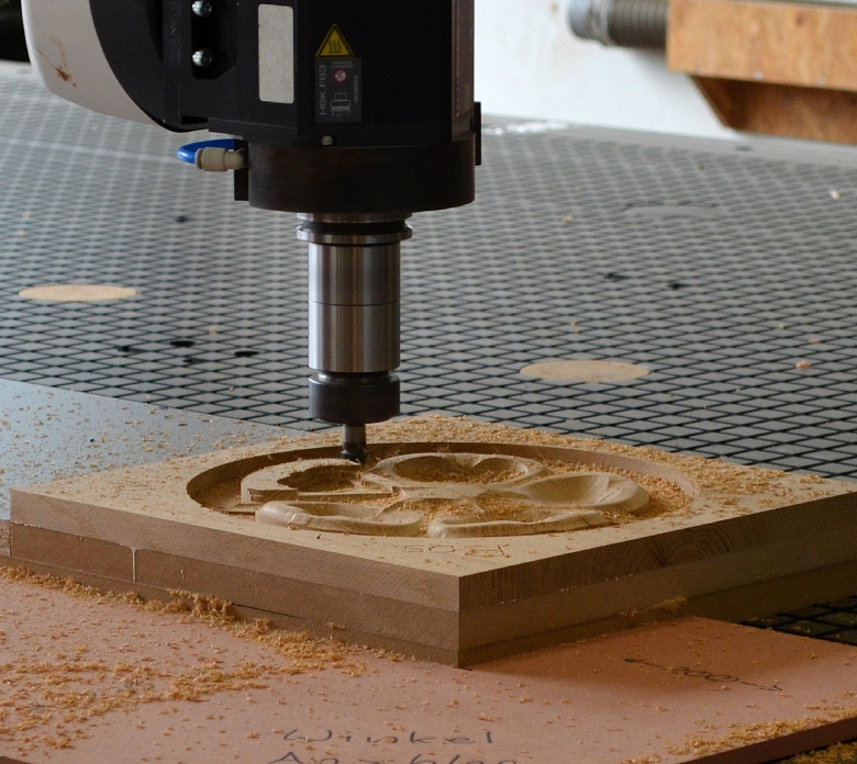 Frezarka CNC Frezowanie CNC w drewnie
